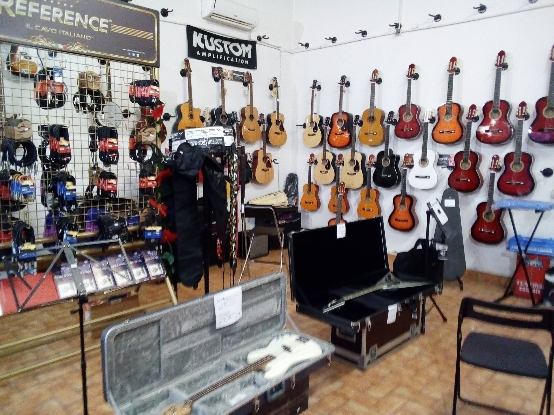 Fondo Commerciale in affitto a Collesalvetti, Stagno