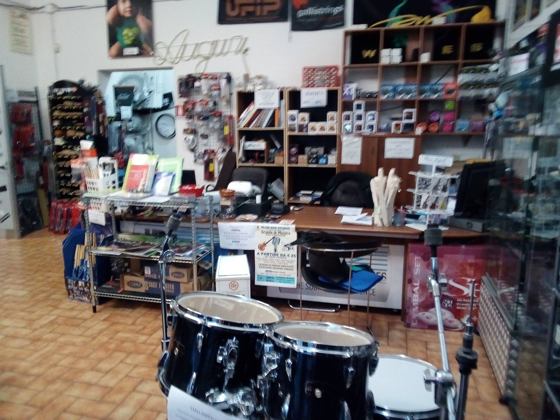 Fondo Commerciale in affitto a Collesalvetti, Stagno