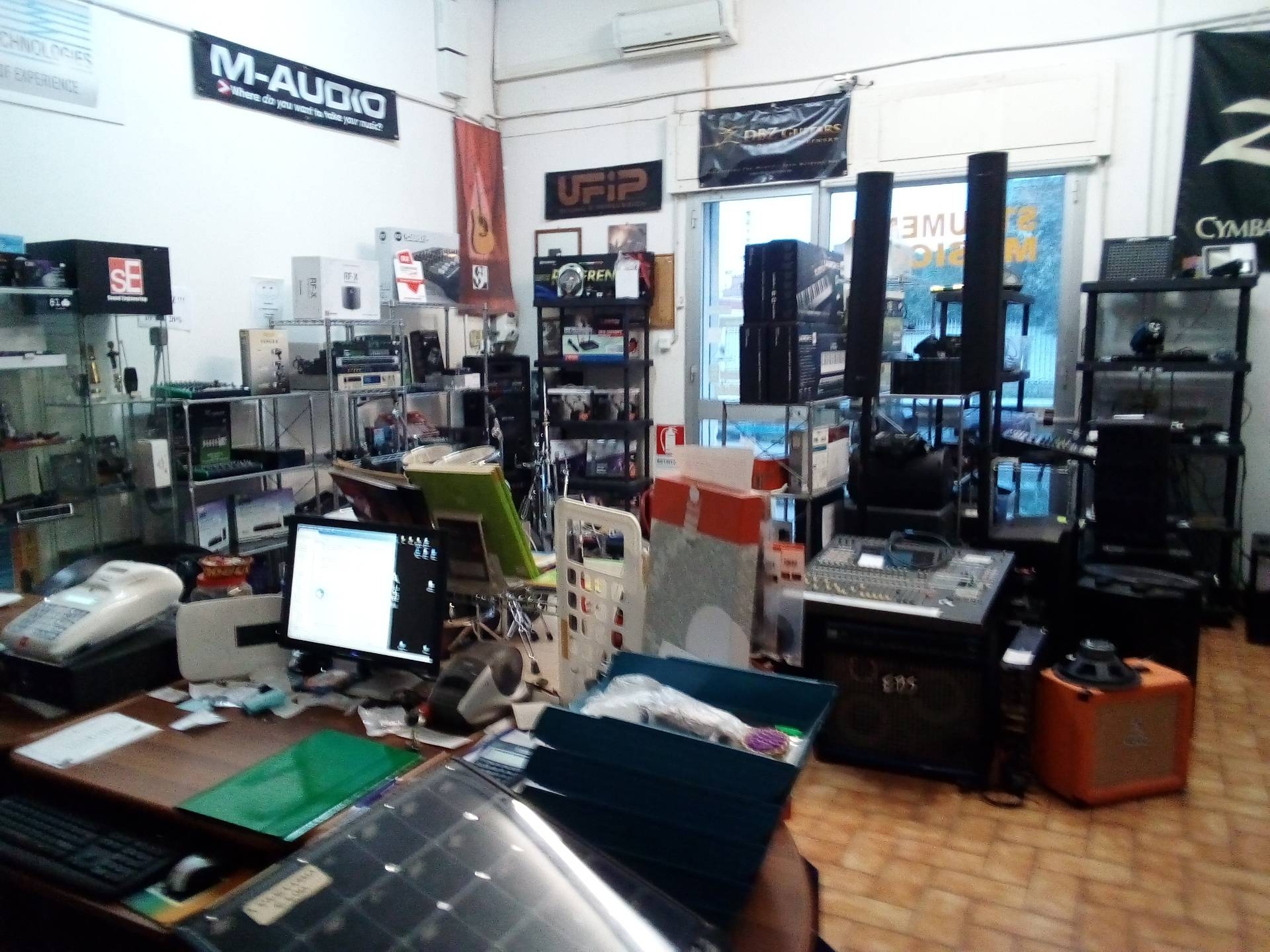 Fondo Commerciale in affitto a Collesalvetti, Stagno