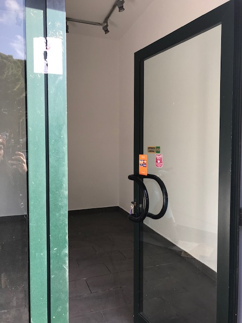 Fondo Commerciale in affitto a Livorno, Montebello