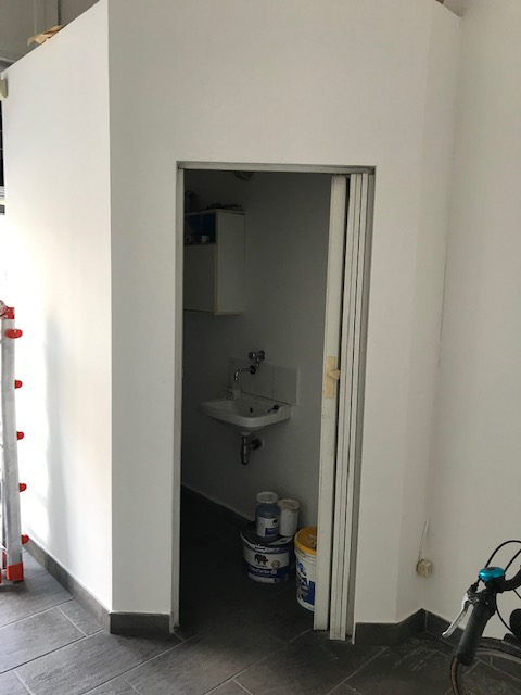 Fondo Commerciale in affitto a Livorno, Montebello