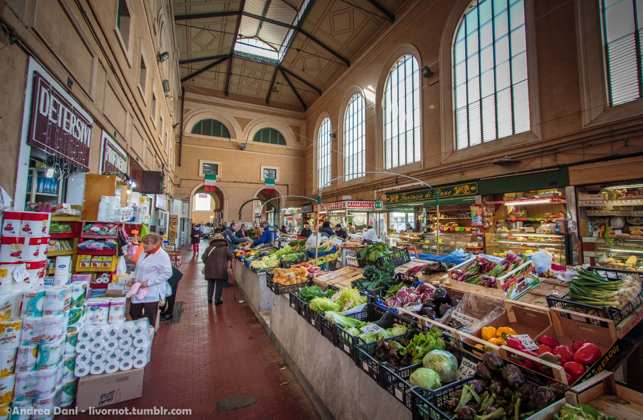 Fondo Commerciale in affitto a Livorno, Mercato