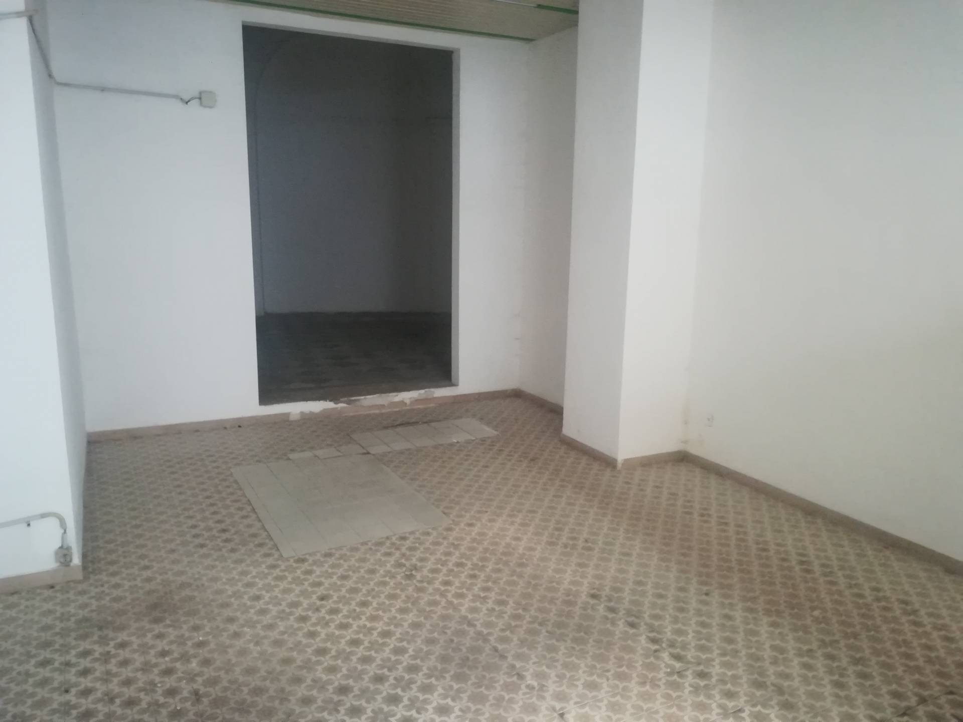 Fondo Commerciale in affitto a Livorno, Mercato