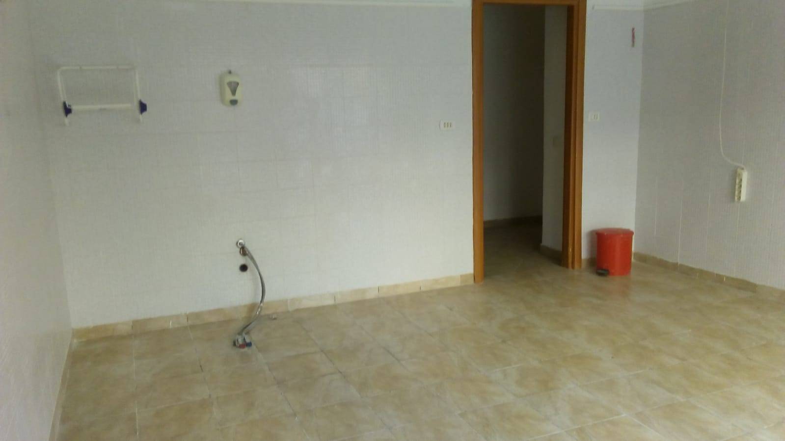 Fondo Commerciale in affitto a Livorno, Mercato