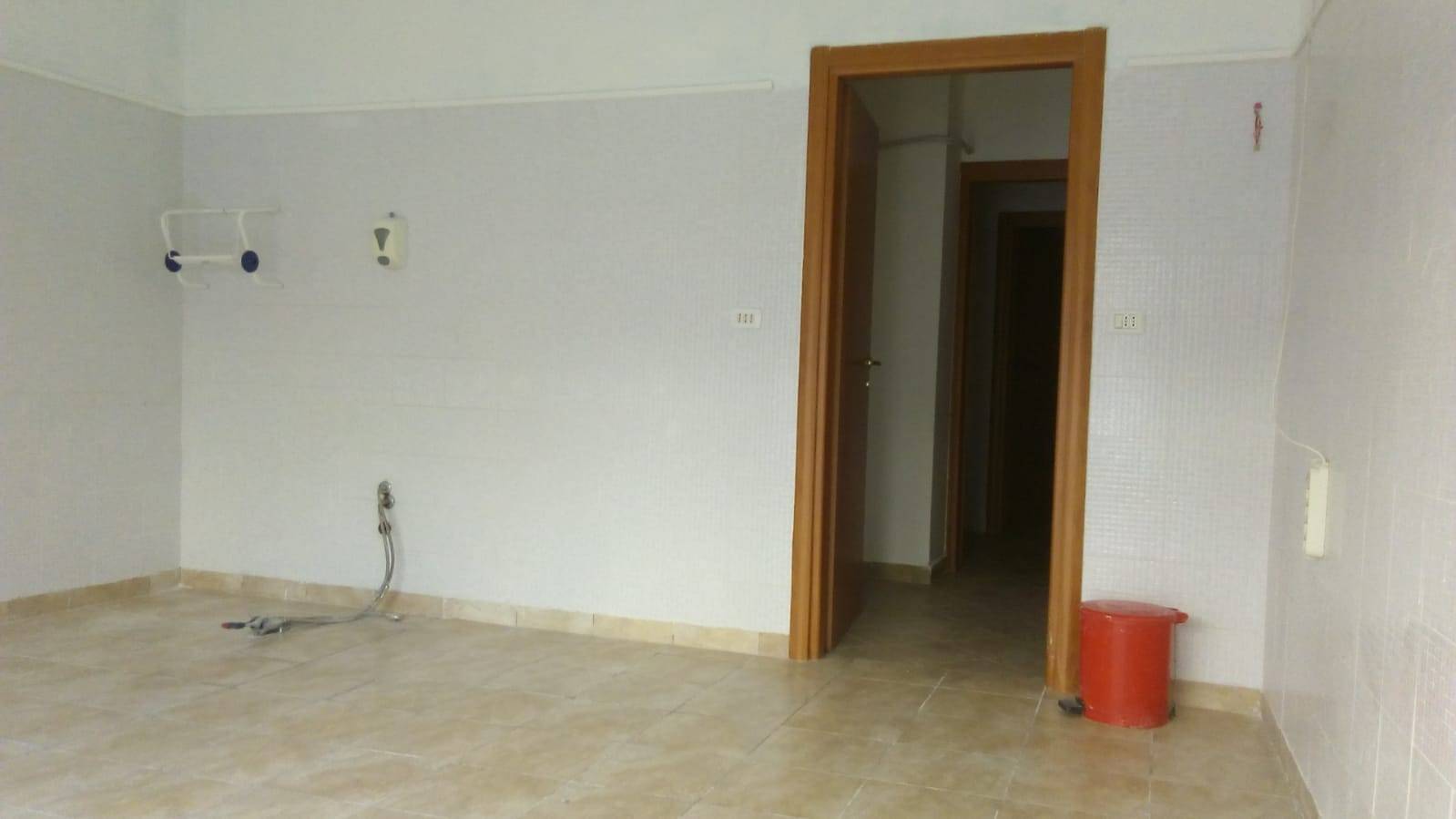 Fondo Commerciale in affitto a Livorno, Mercato