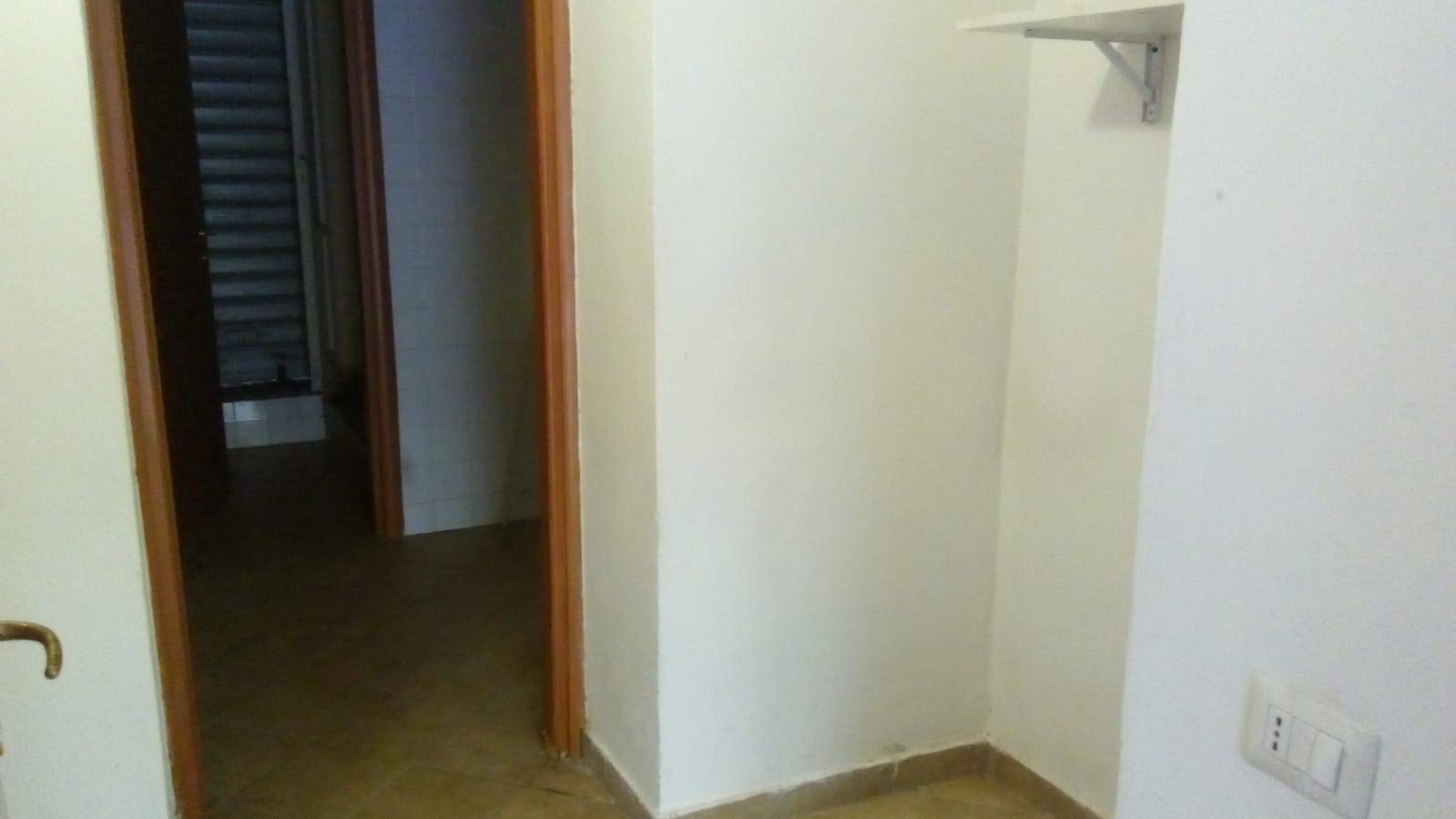 Fondo Commerciale in affitto a Livorno, Mercato