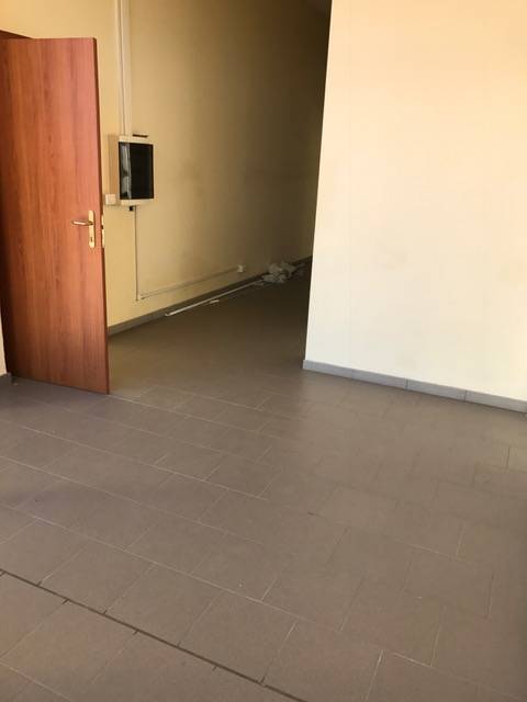 Capannone in affitto a Livorno, Picchianti