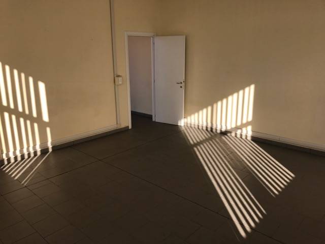 Capannone in affitto a Livorno, Picchianti