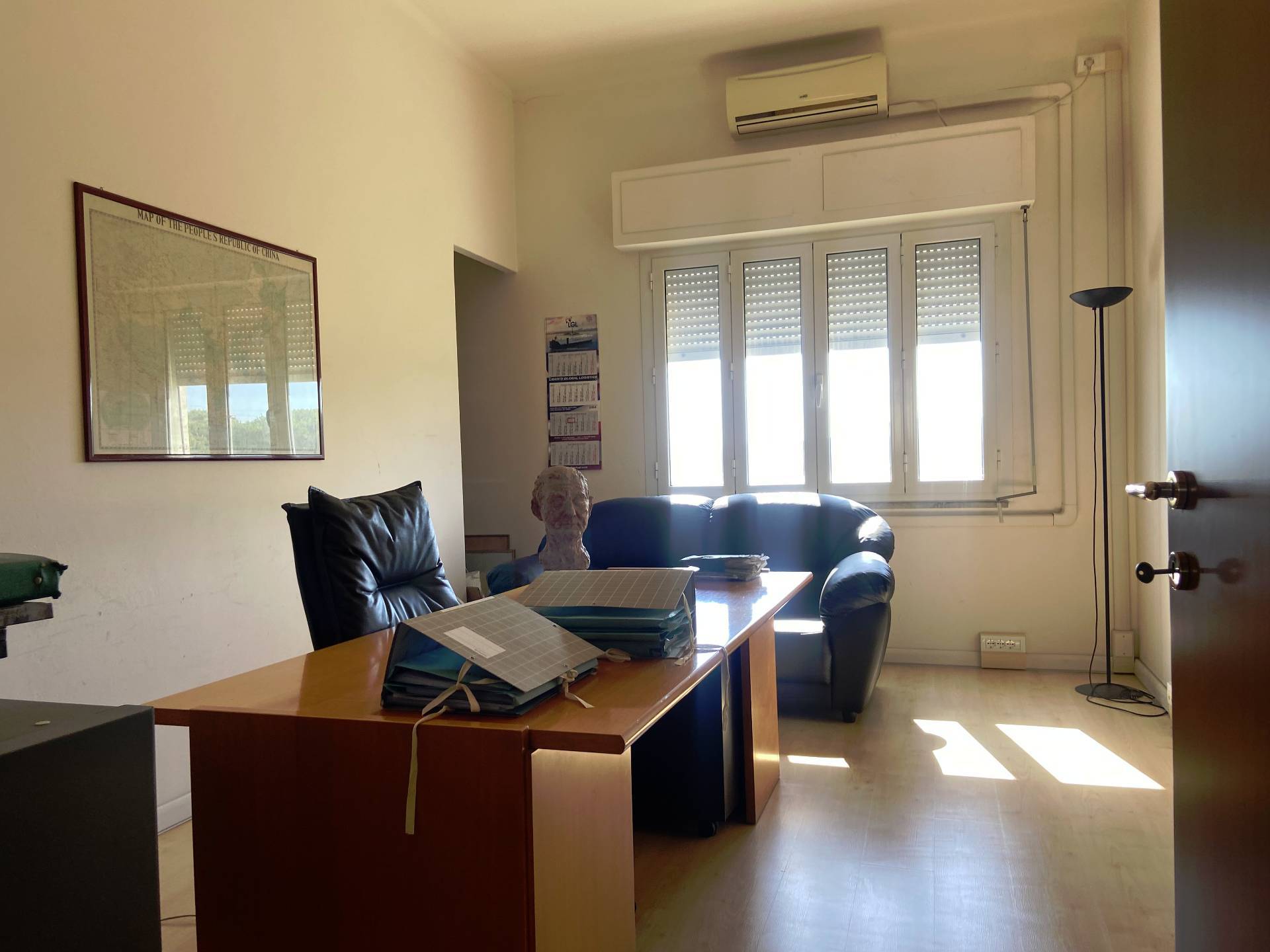 Ufficio in vendita a Livorno, Darsena