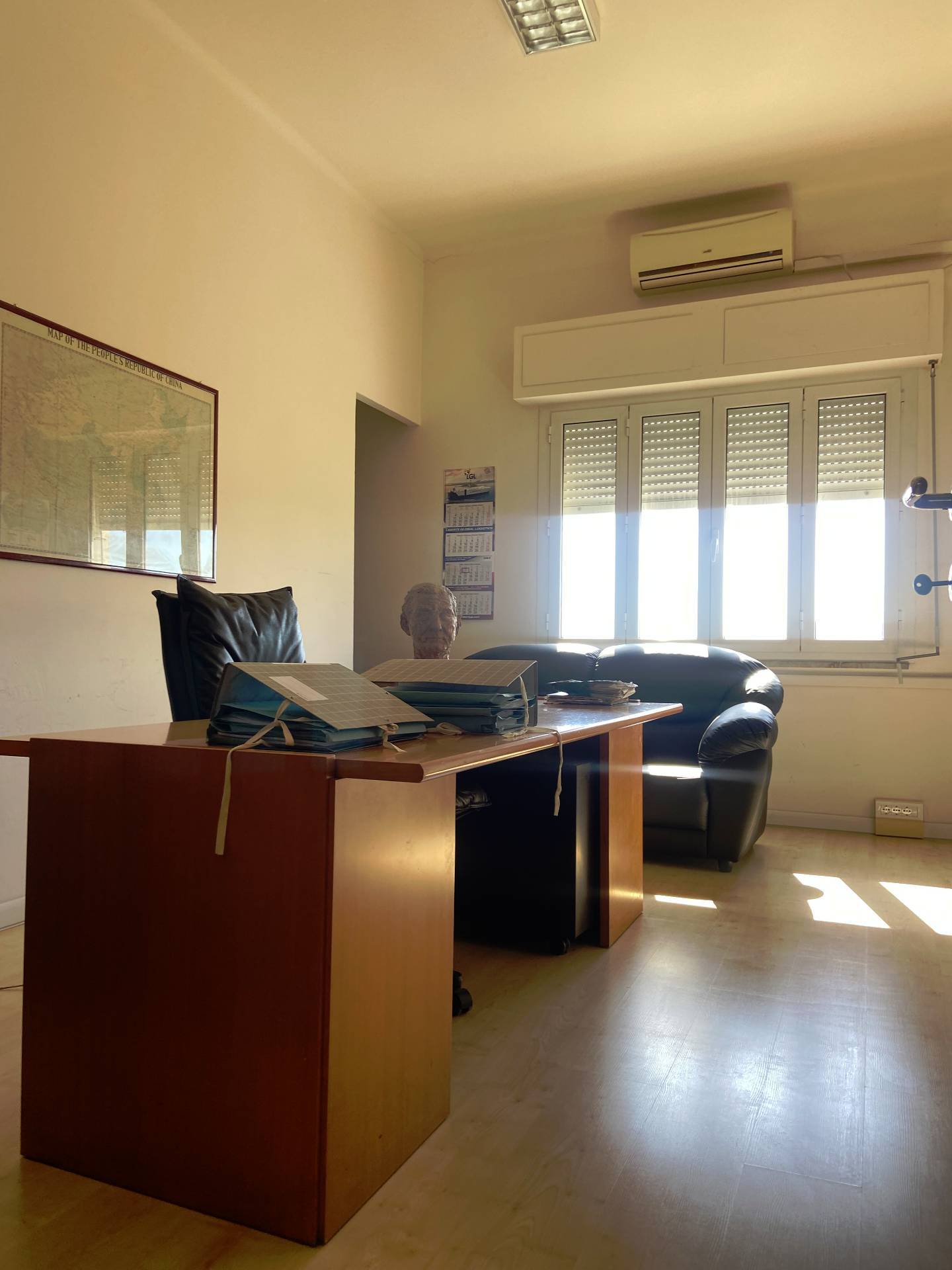 Ufficio in vendita a Livorno, Darsena