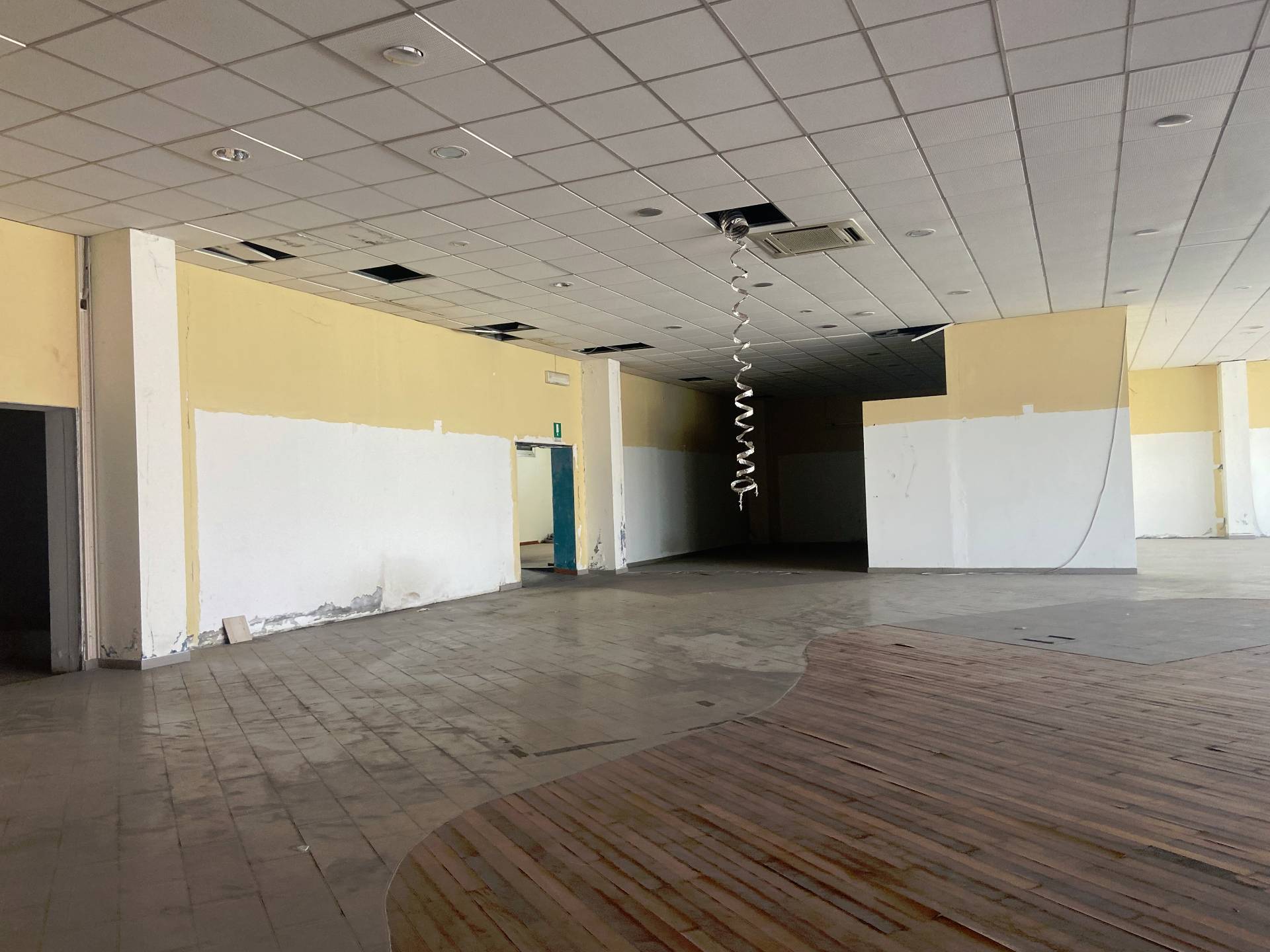 Fondo Commerciale in affitto a Livorno, Picchianti