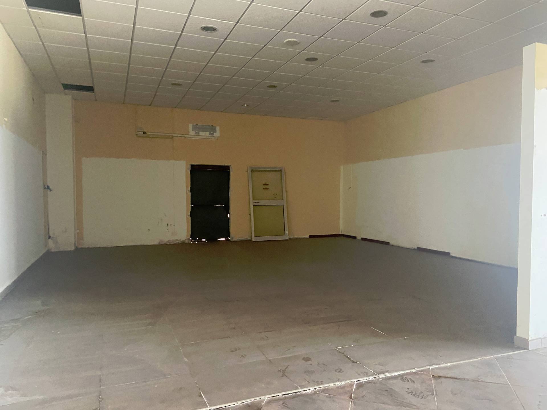 Fondo Commerciale in affitto a Livorno, Picchianti