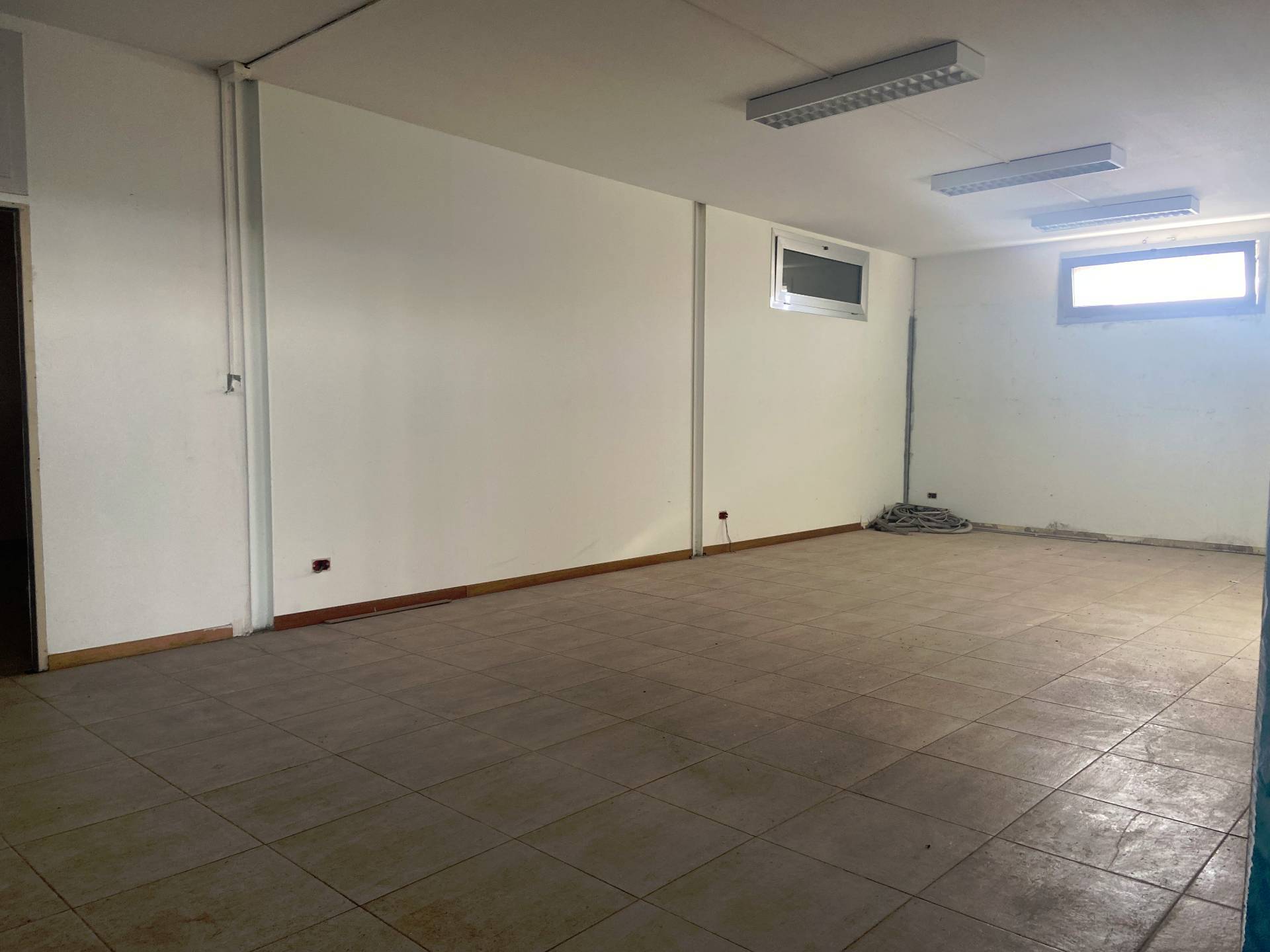 Fondo Commerciale in affitto a Livorno, Picchianti