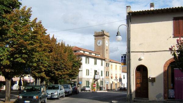 Fondo Commerciale in vendita a Collesalvetti, Collesalvetti