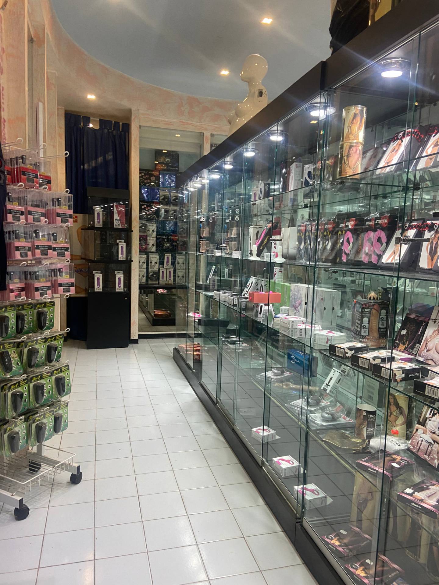 Attivit/licenza in vendita a Cecina, Cecina Mare