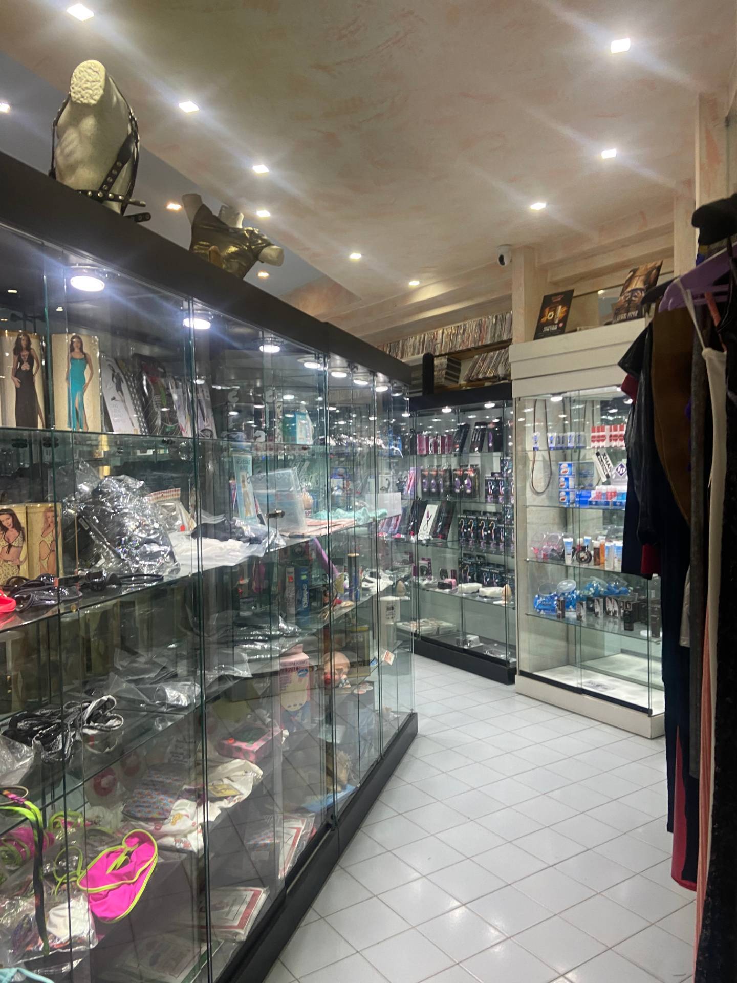 Attivit/licenza in vendita a Cecina, Cecina Mare