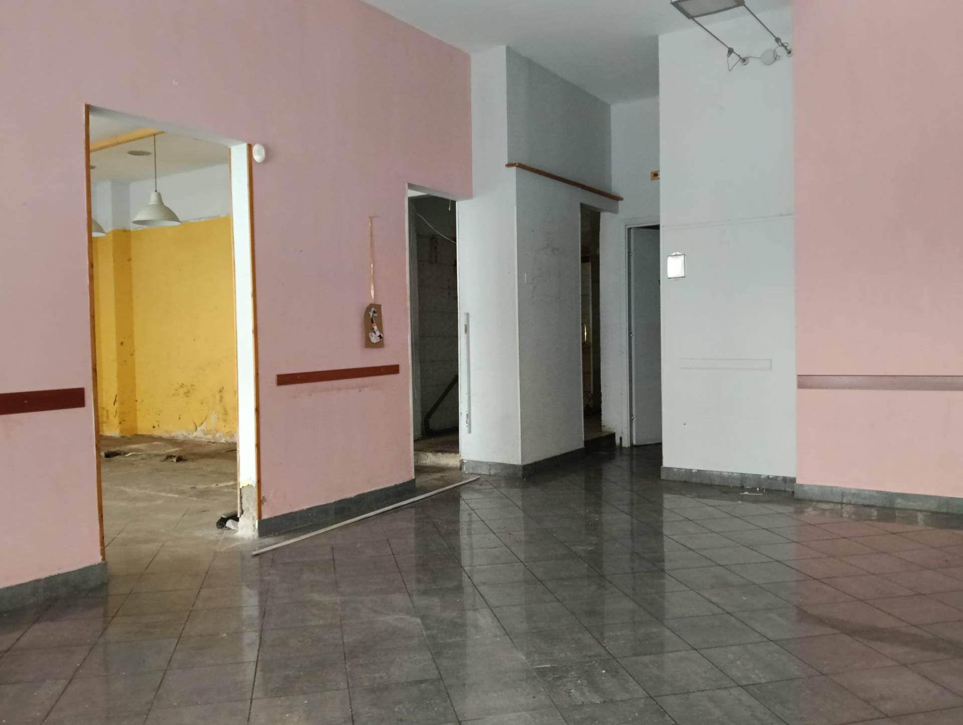 Fondo Commerciale in vendita a Livorno, Centro storico