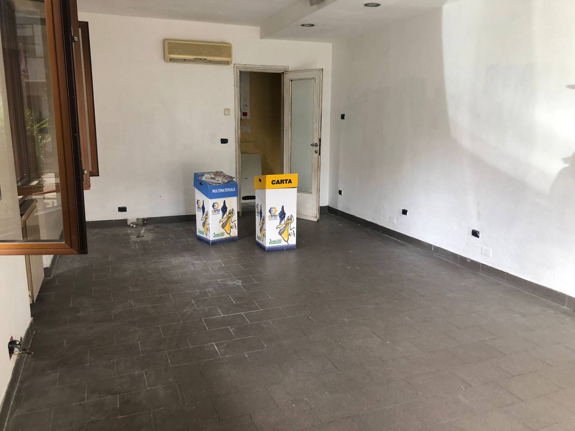Fondo Commerciale in affitto a Massarosa, Piano di Mommio