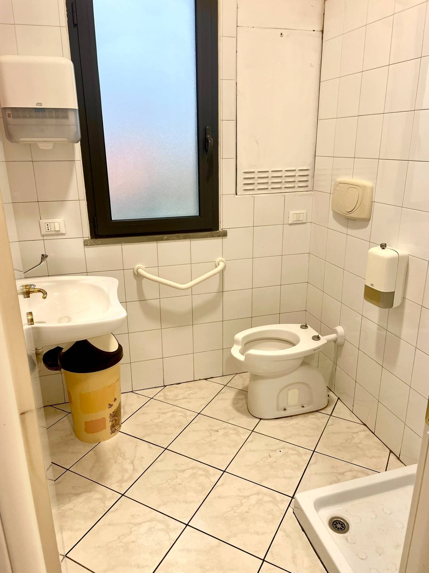 Fondo Commerciale in affitto a Gallicano