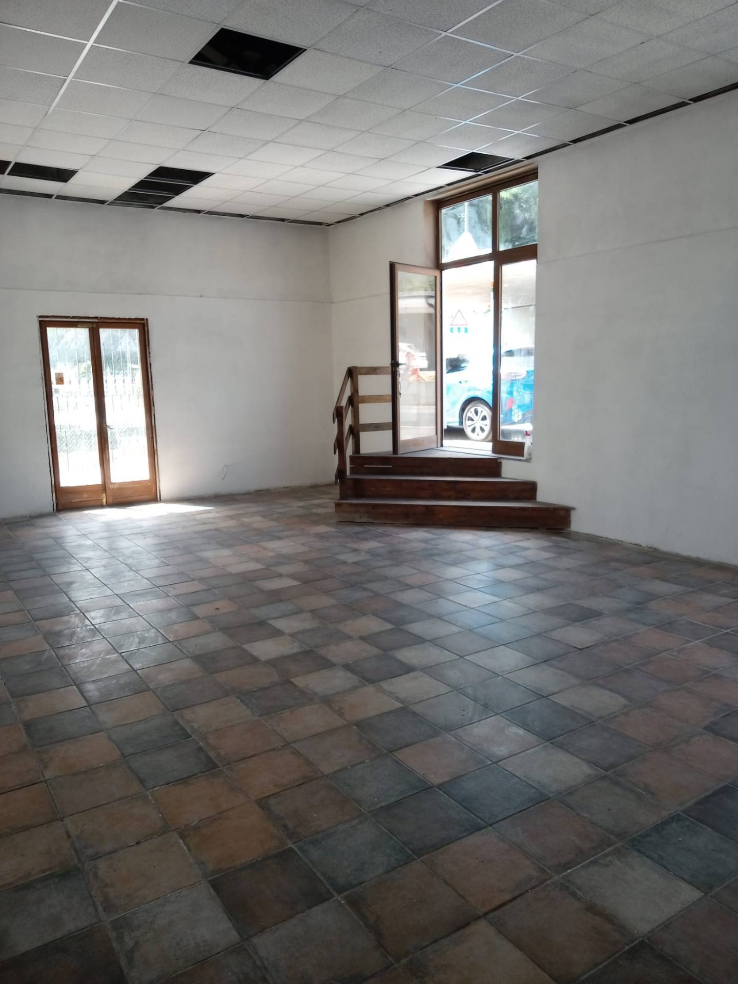 Fondo Artigianale in affitto a Gallicano