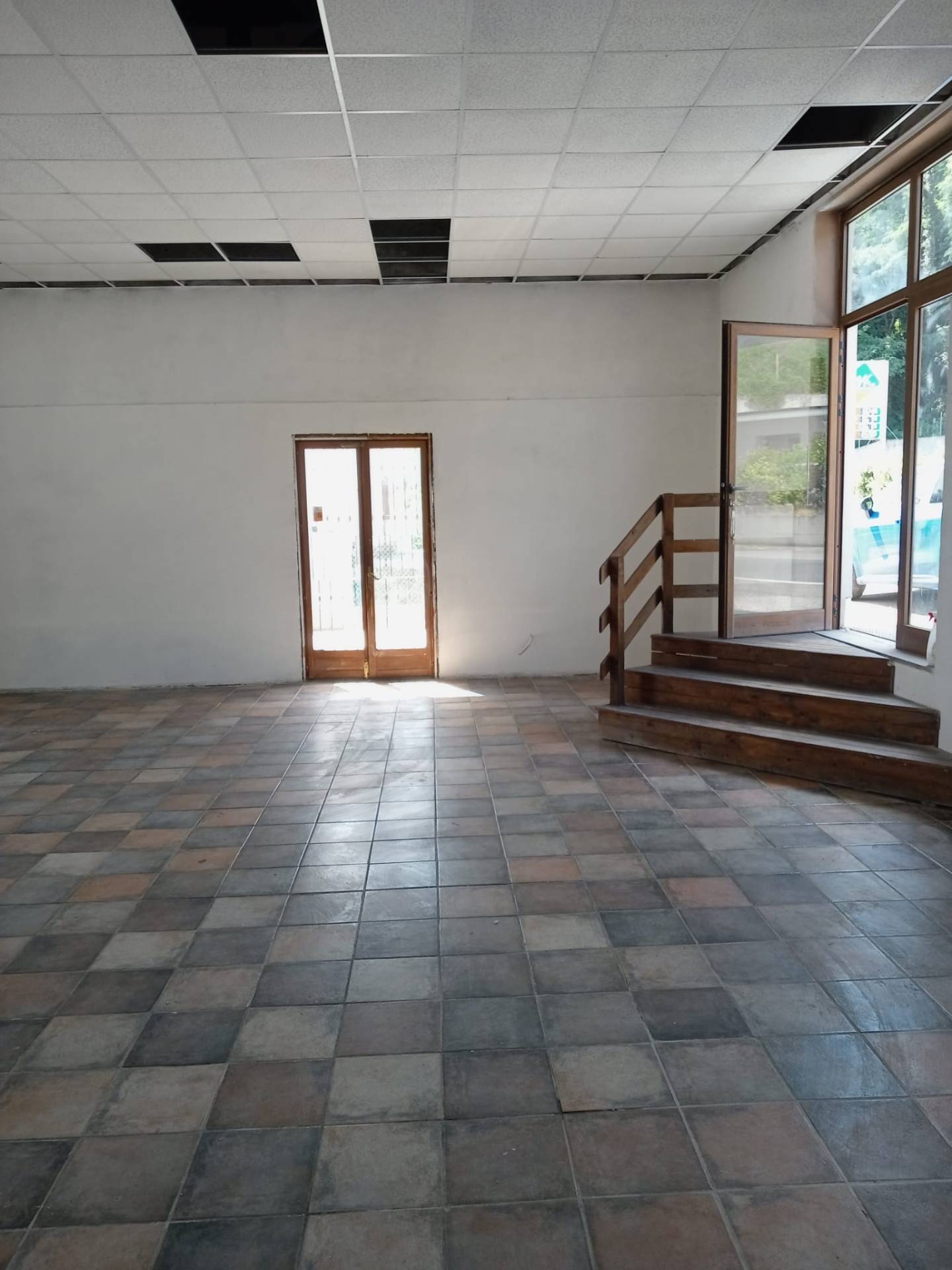 Fondo Artigianale in affitto a Gallicano