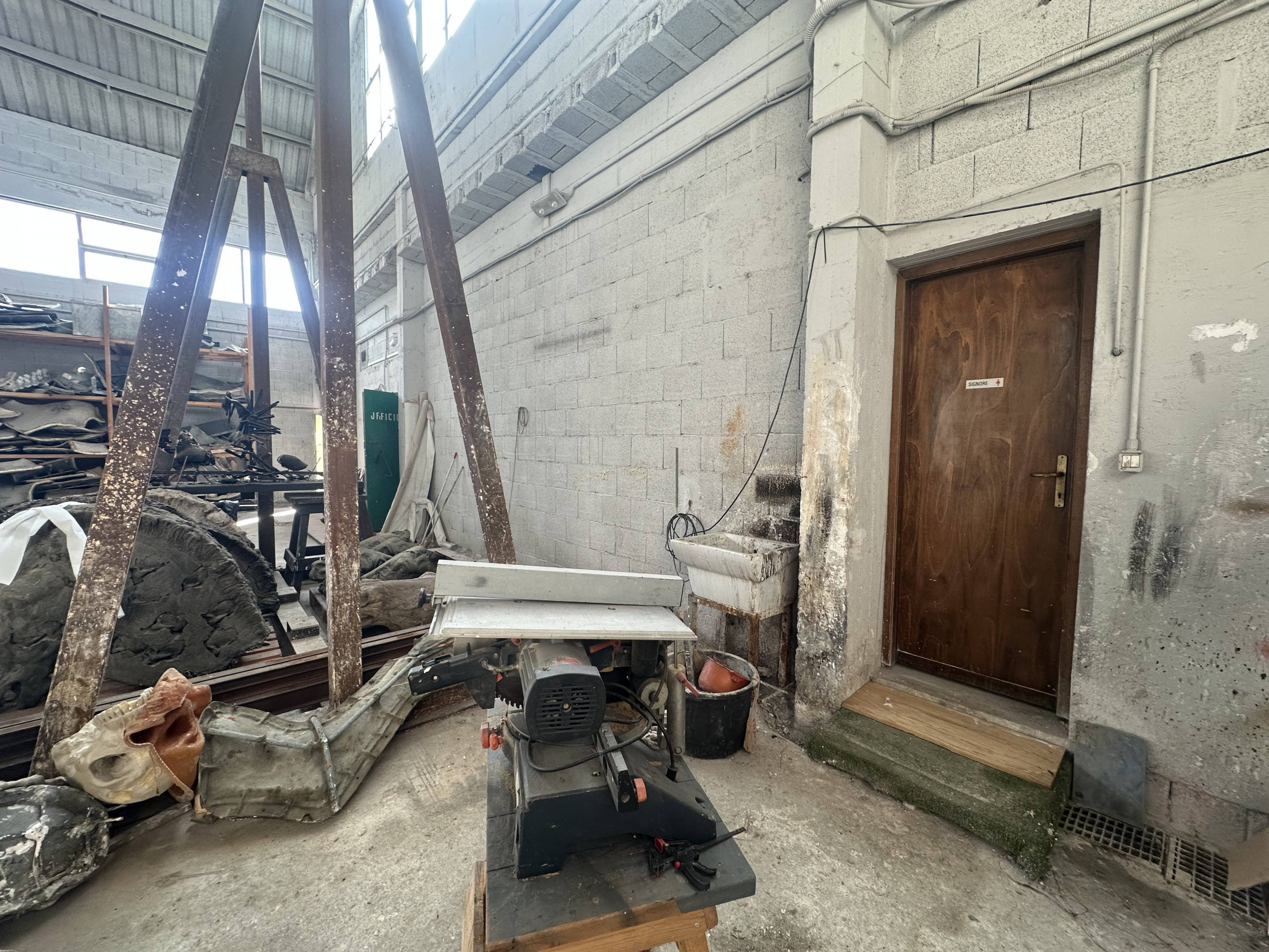 Fondo Commerciale in vendita a Pietrasanta, Baccatoio