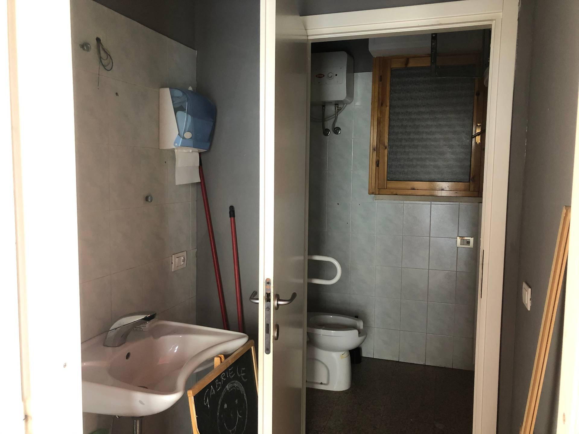 Fondo Commerciale in affitto a Viareggio