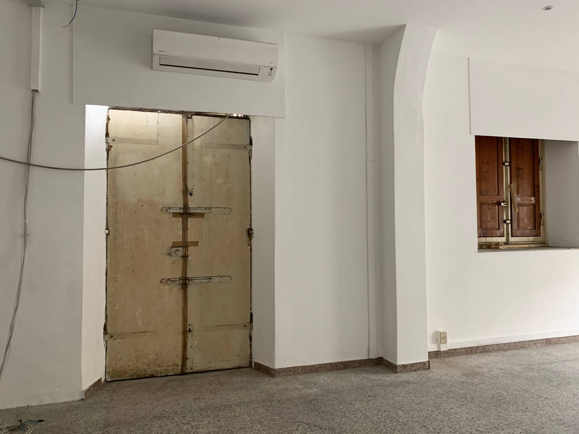 Fondo Commerciale in affitto a Lucca, San Concordio Contrada