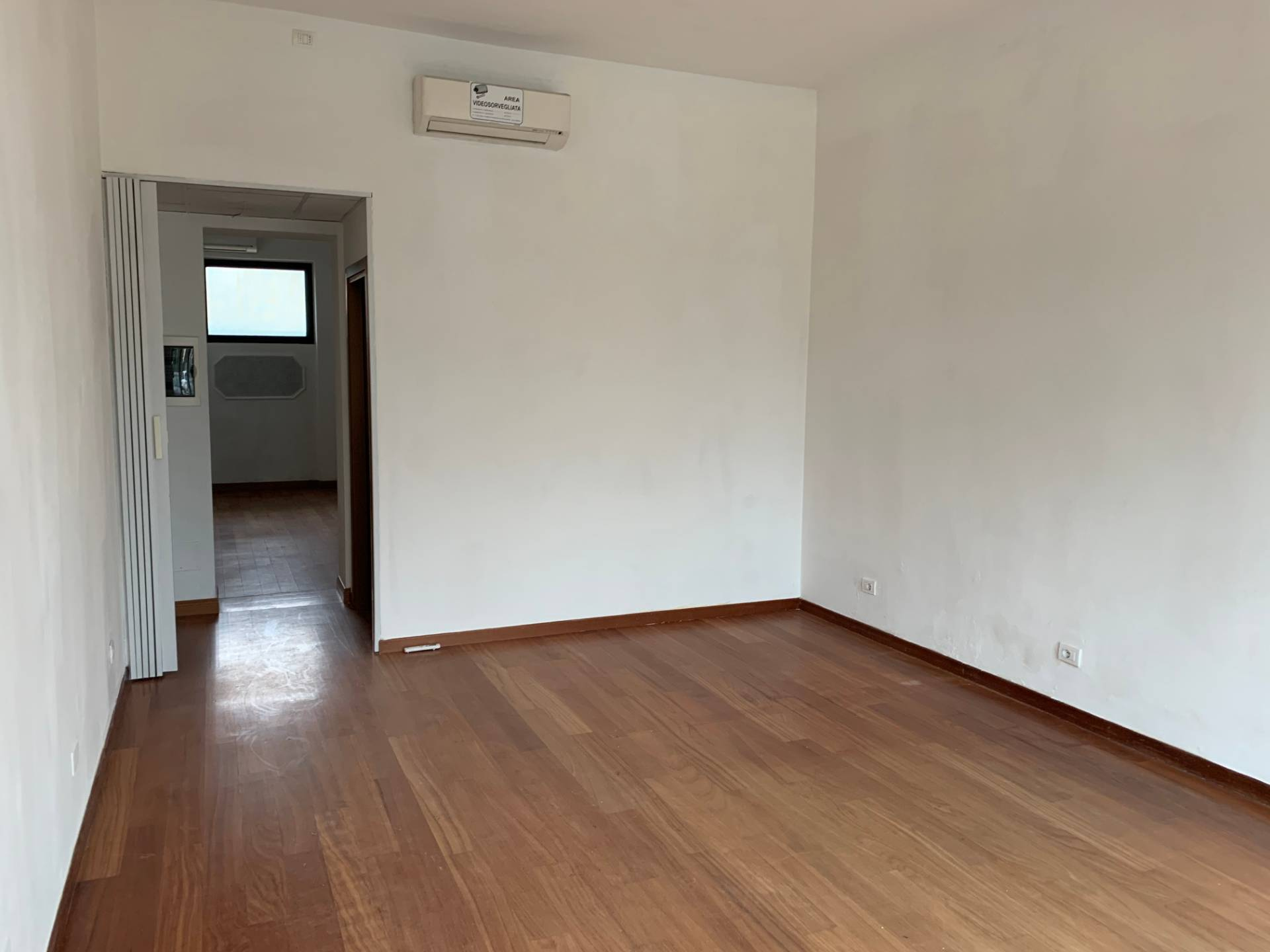 Fondo Artigianale in affitto a Capannori, Lunata