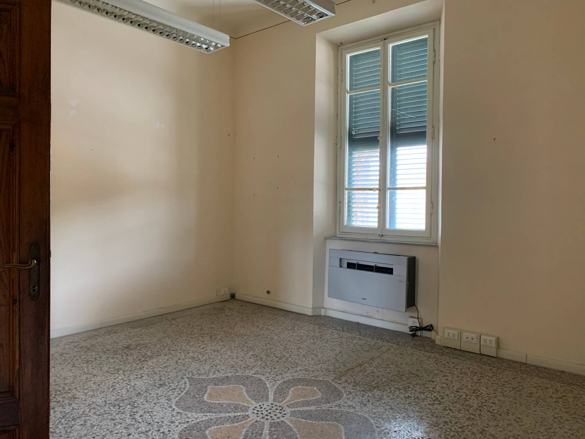 Ufficio in affitto a Lucca, Ponte a Moriano