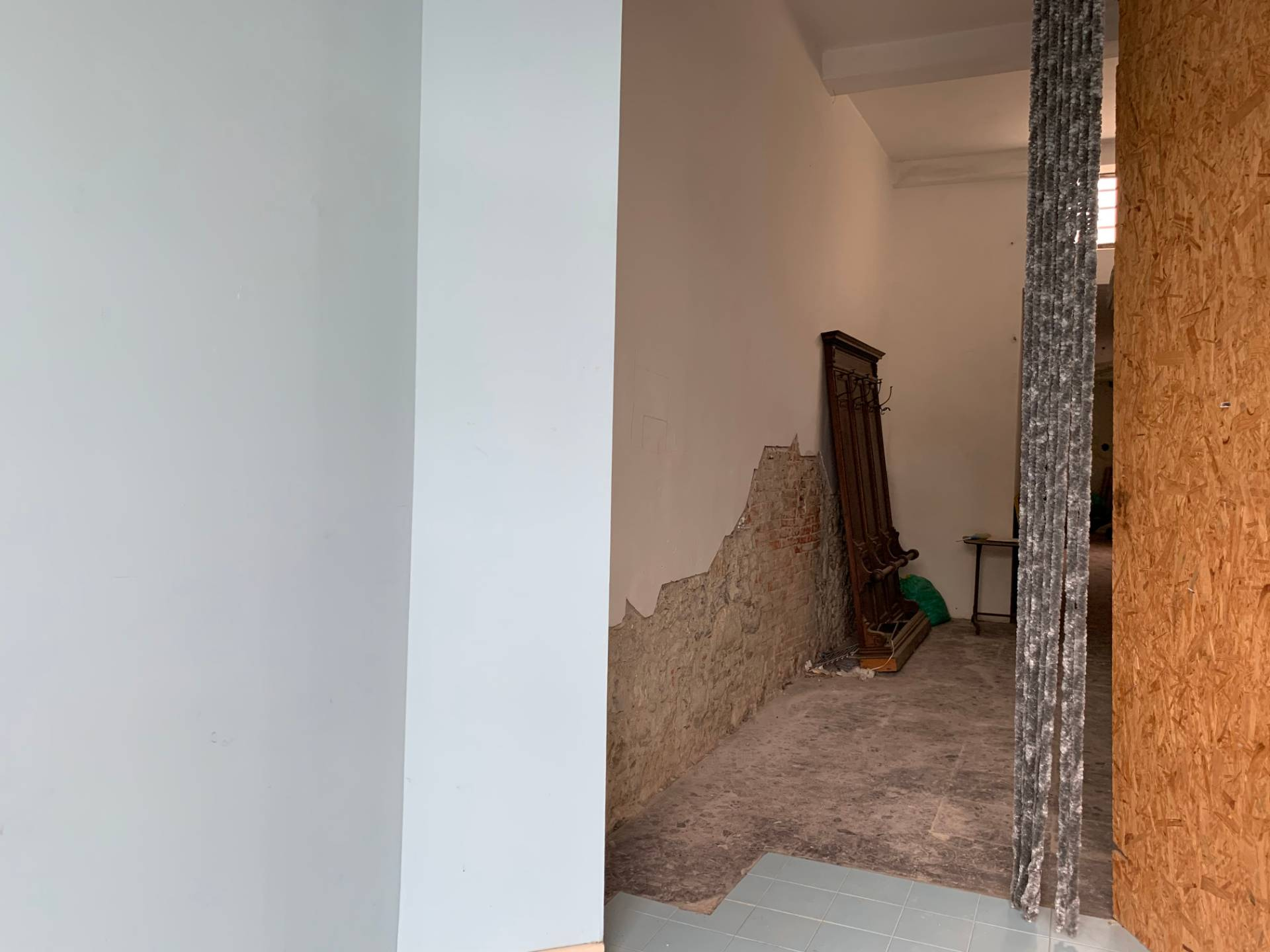 Fondo Artigianale in affitto a Lucca, Ponte a Moriano