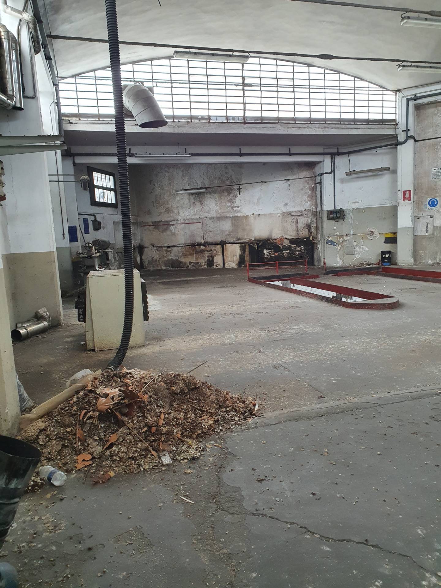 Fondo Commerciale in affitto a Lucca, Lucca fuori mura