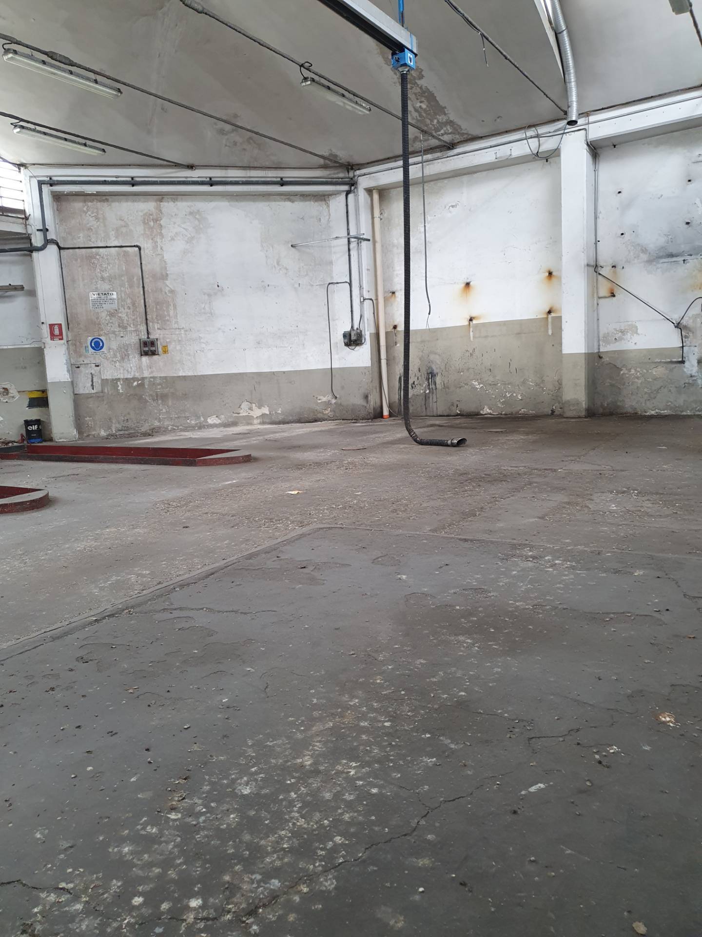 Fondo Commerciale in affitto a Lucca, Lucca fuori mura