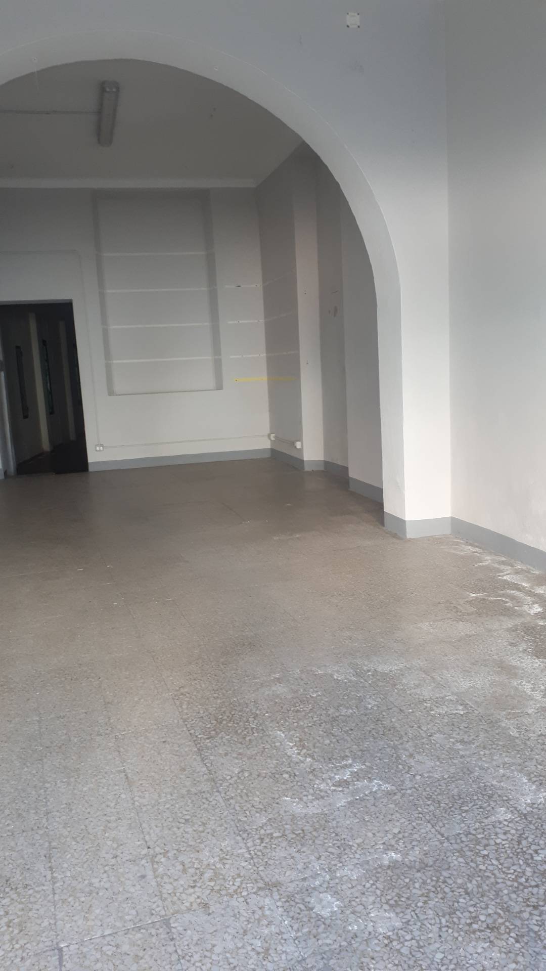 Fondo Commerciale in affitto a Lucca, San Concordio Contrada