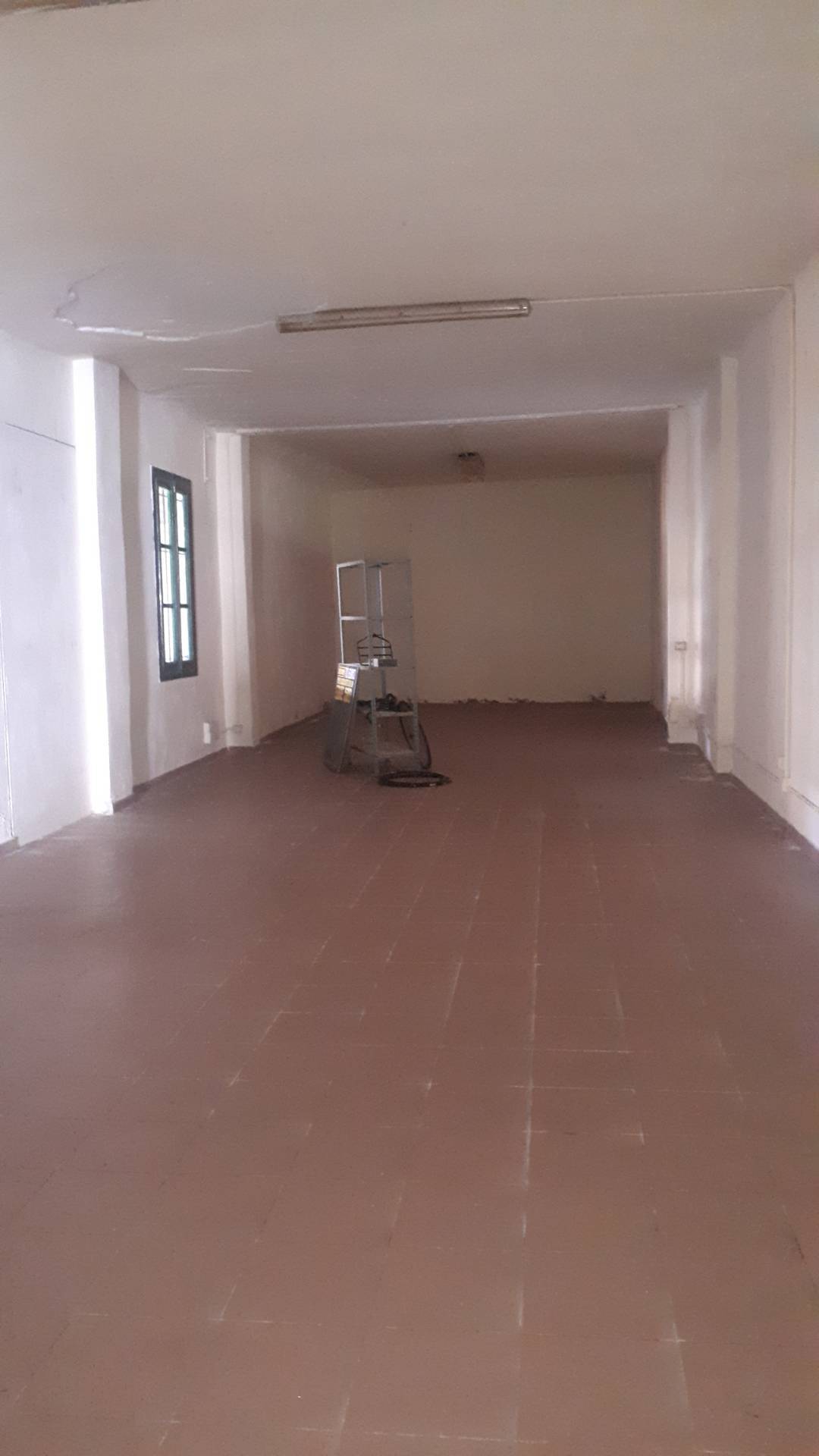 Fondo Commerciale in affitto a Lucca, San Concordio Contrada