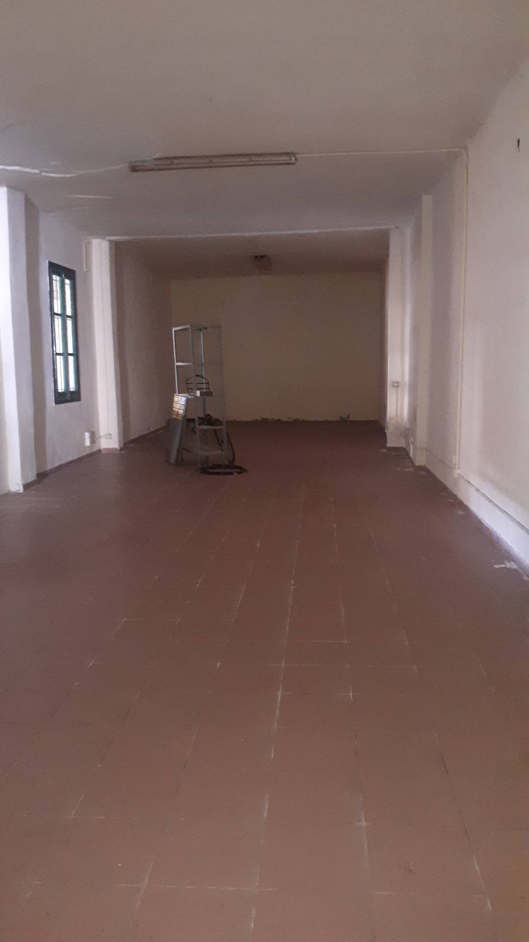 Fondo Commerciale in affitto a Lucca, San Concordio Contrada