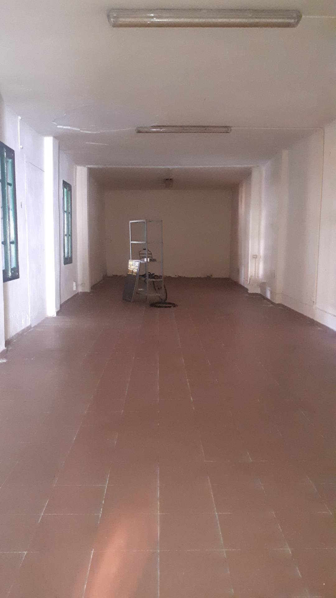 Fondo Commerciale in affitto a Lucca, San Concordio Contrada