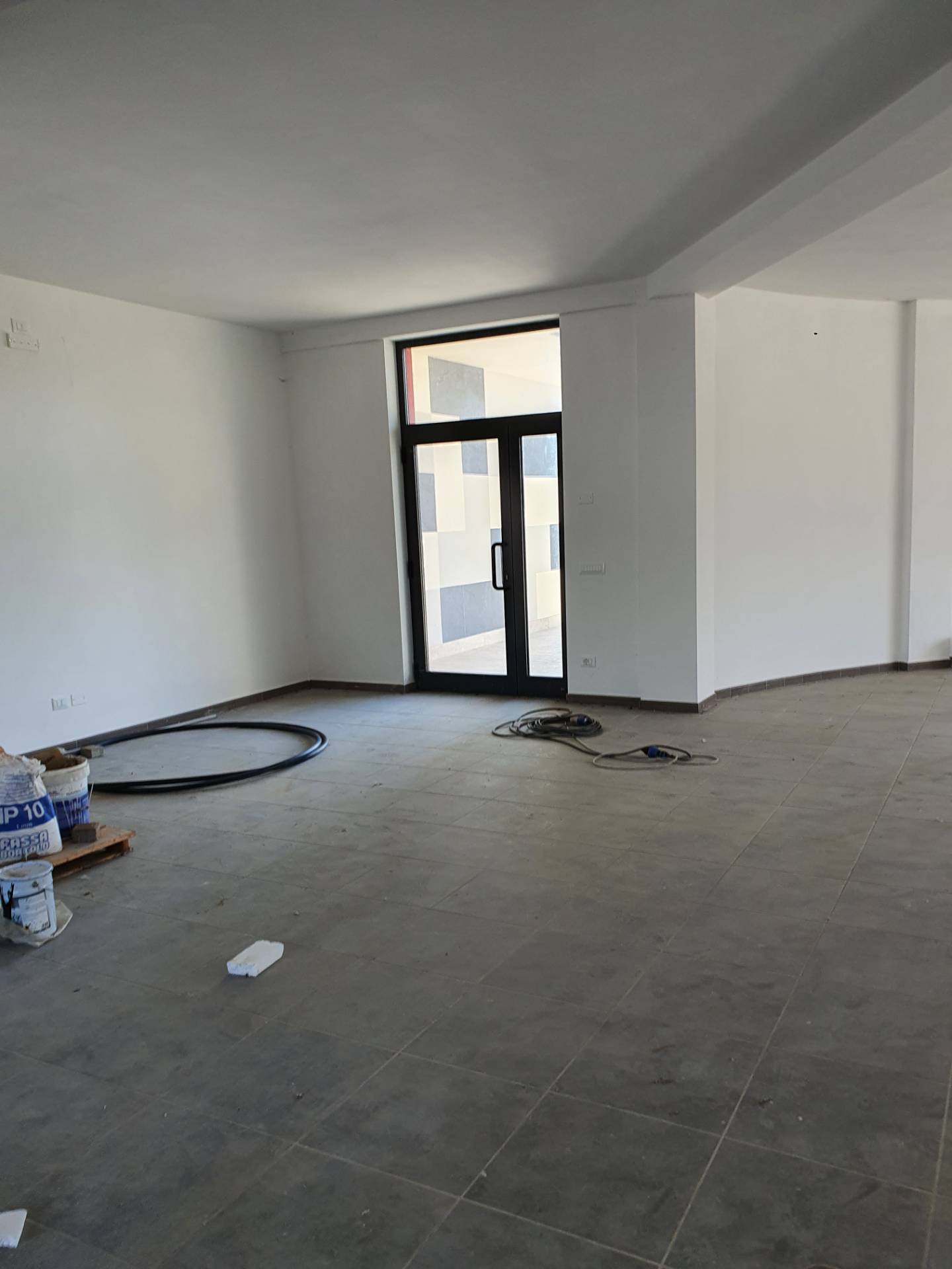 Fondo Commerciale in affitto a Capannori, Lammari