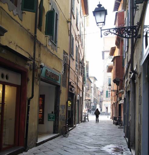 Fondo Commerciale in affitto a Lucca, Centro storico