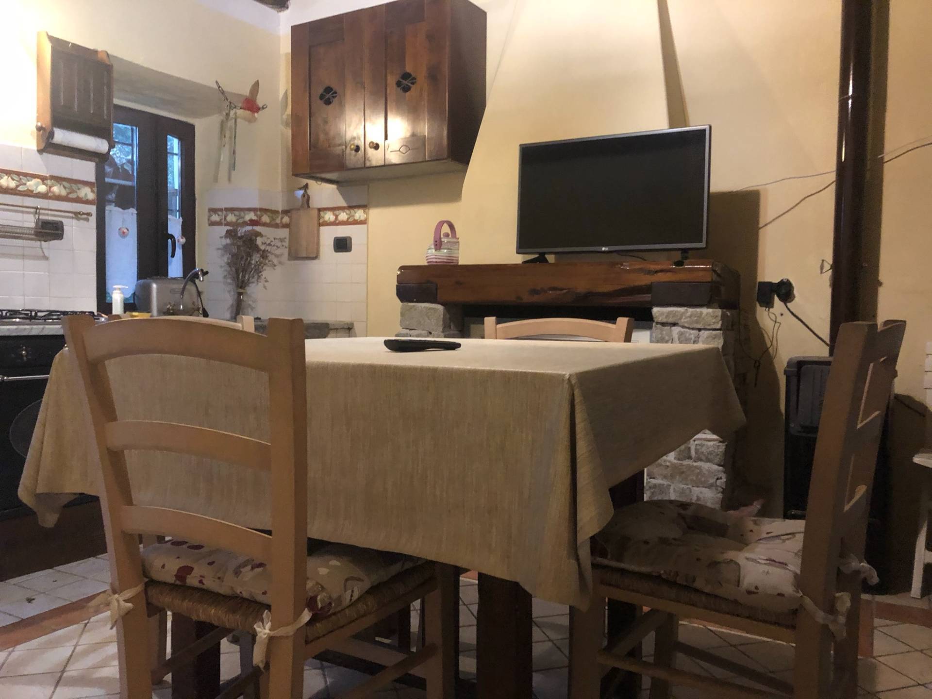 Casa indipendente in vendita a Lucca, Meati