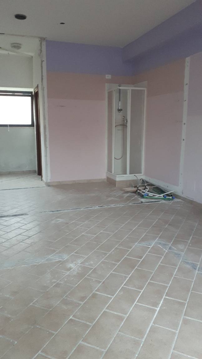 Fondo Artigianale in affitto a Lucca, San Concordio Contrada