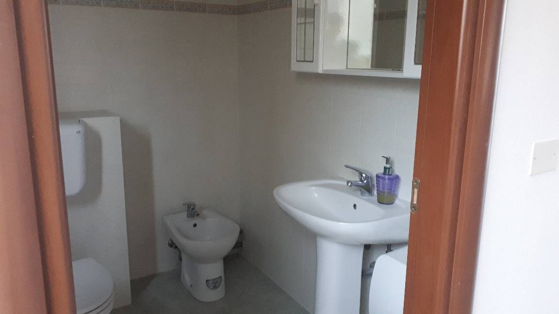 Fondo Artigianale in affitto a Lucca, San Concordio Contrada