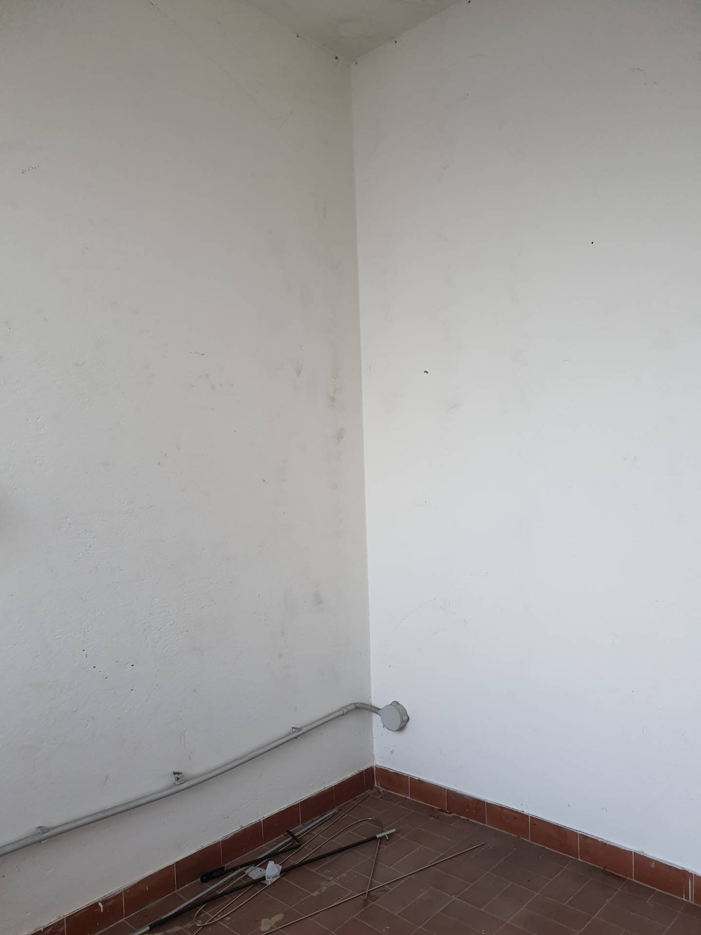 Fondo Commerciale in affitto a Lucca, Antraccoli