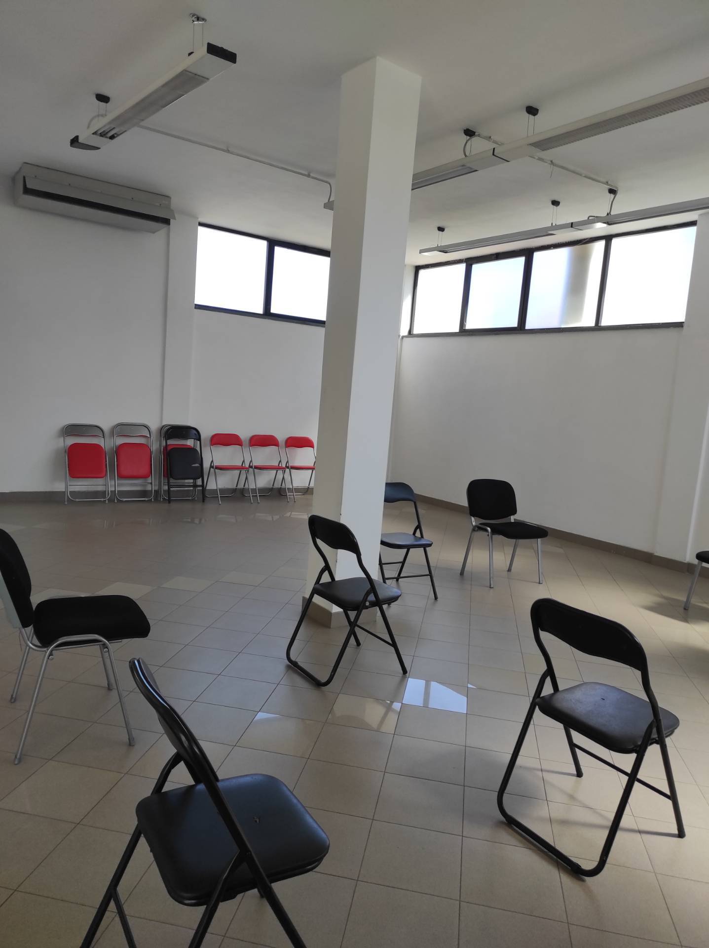 Fondo Commerciale in affitto a Lucca, Arancio