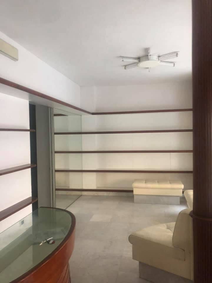 Fondo Commerciale in vendita a Viareggio, Marco Polo