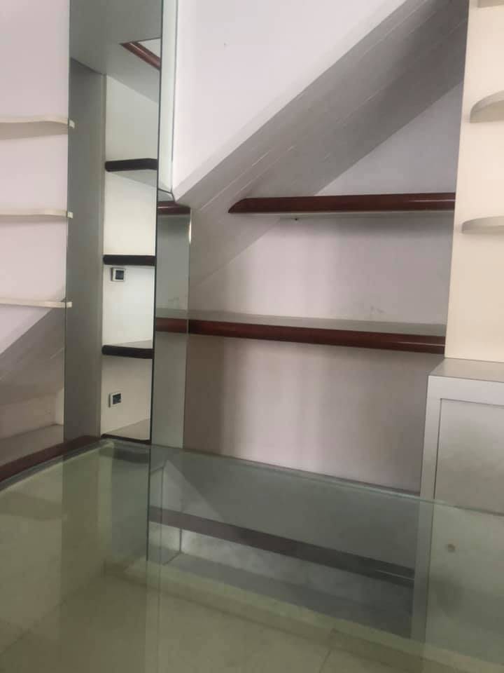 Fondo Commerciale in vendita a Viareggio, Marco Polo