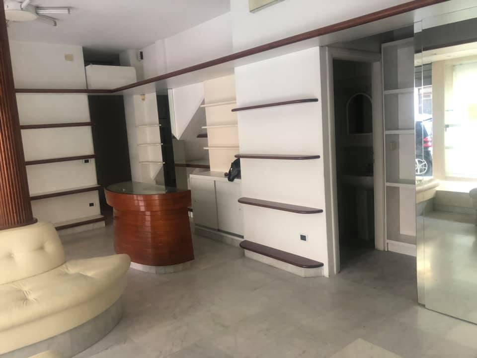 Fondo Commerciale in vendita a Viareggio, Marco Polo