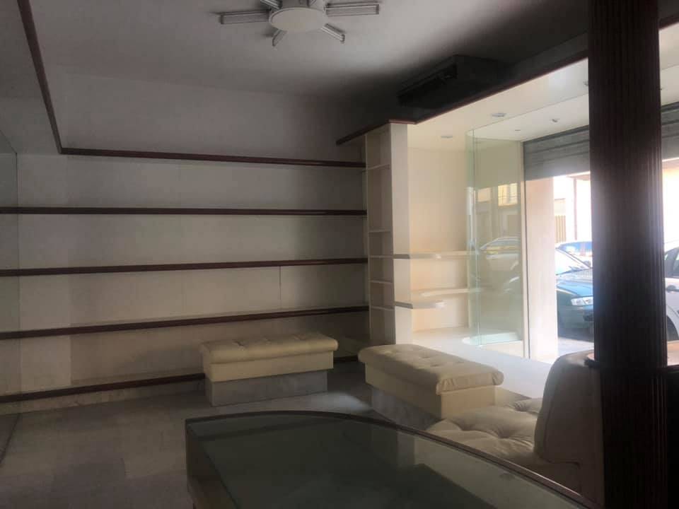 Fondo Commerciale in vendita a Viareggio, Marco Polo