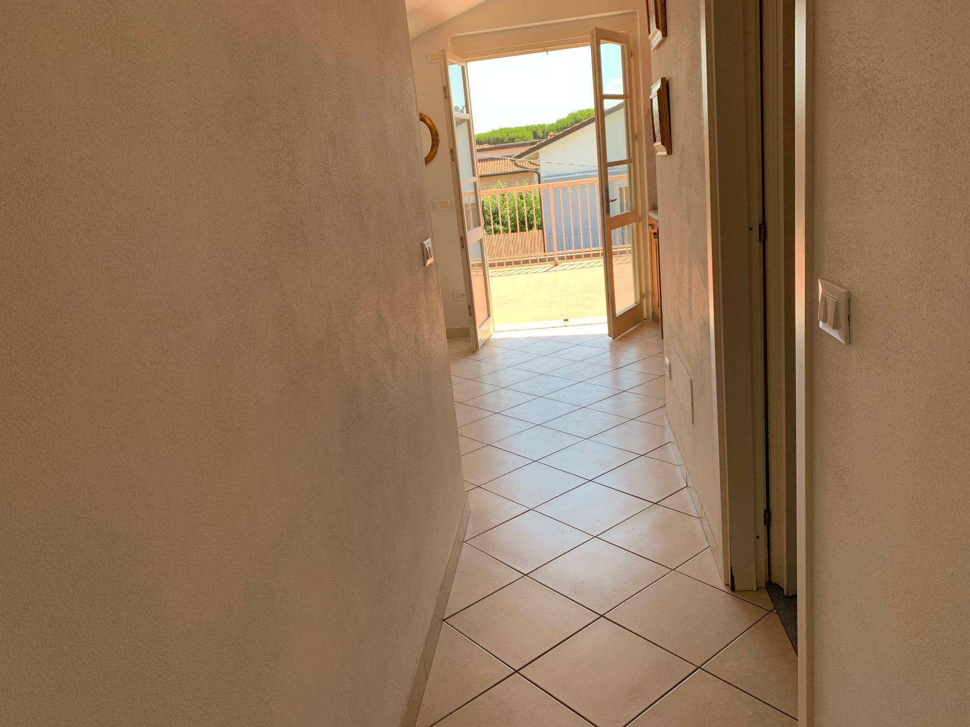 Appartamento in vendita a Massa, Marina di Massa