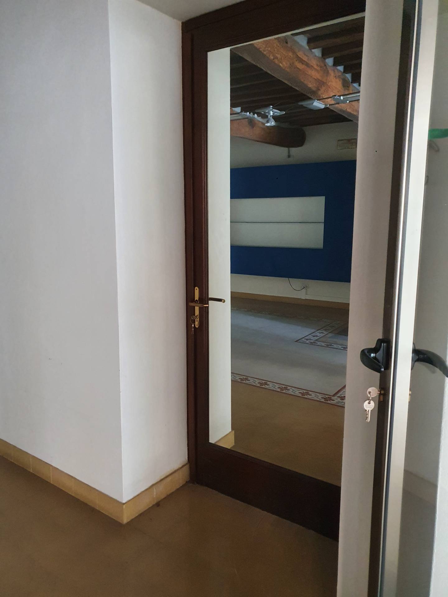 Fondo Commerciale in vendita a Lucca, Lucca fuori mura